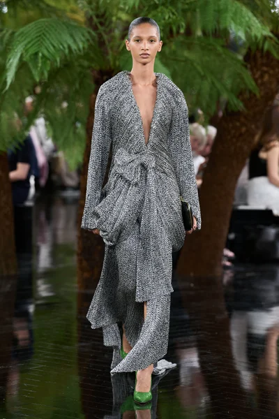 Look 12
